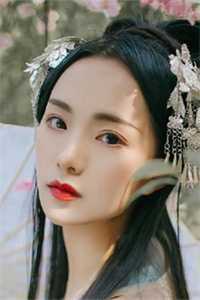假皇帝，这三宫六院一个个送上门