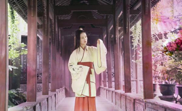 梁芷絮裴燕城小说经典书荒必读文推荐（梁芷絮裴燕城）完整版小说阅读全文免费_(梁芷絮裴燕城小说)最新章节列表_笔趣阁（梁芷絮裴燕城）