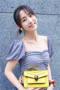 精修版娇软美人入宫后，皇宫娘娘气疯了！