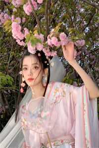 怀孕后，渣老板每天都想拿掉我的崽短篇