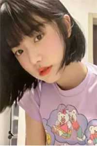 穿成恶毒女配后，我抱紧女主大腿