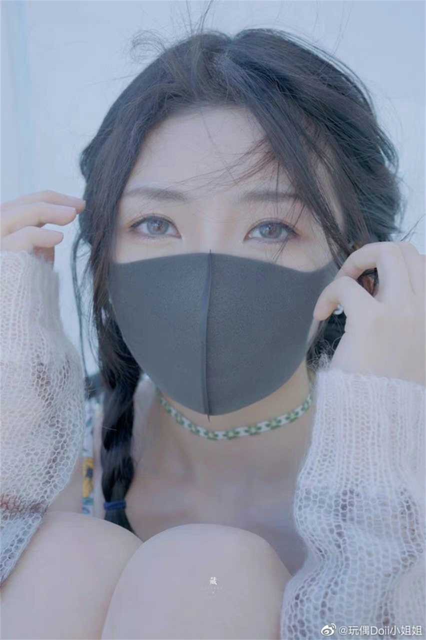 穿越平行世界，我成了最黑奸商txt