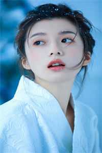 优秀文集照顾车祸女室友，她爱上我了