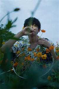 冷宫签到八十年，我举世无敌