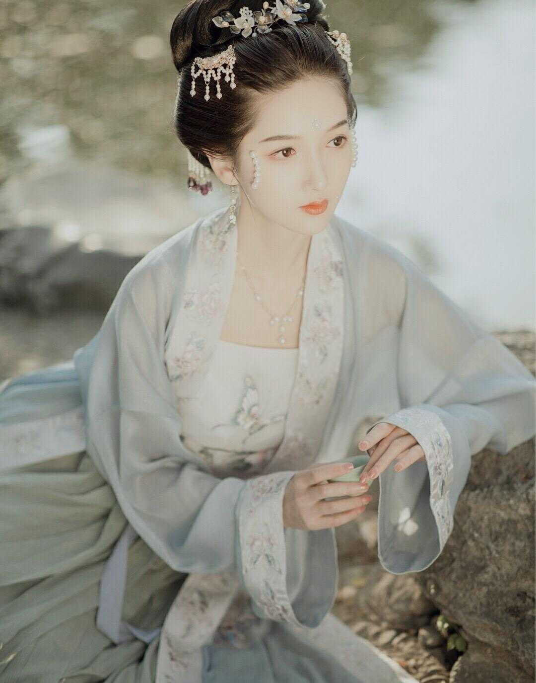 讽满京城后，美男集体求复合