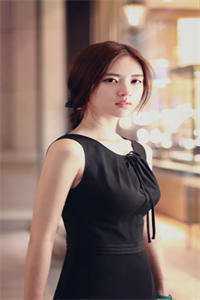 开学后，我被学姐盯上了爽文