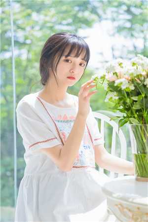 一睁眼，翡翠***美女全到我碗里