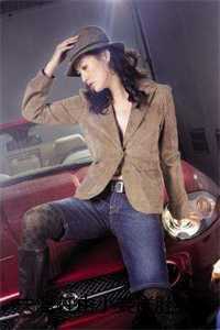 夫君任由小妾送肚兜羞辱我后，悔疯了